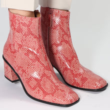 Load image into Gallery viewer, Frederikke Snake Pink