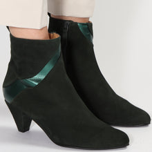 Load image into Gallery viewer, Andrea Suede Green - last pair 40