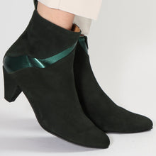 Load image into Gallery viewer, Andrea Suede Green - last pair 40