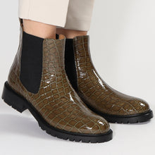 Load image into Gallery viewer, Annica Army Green - last pairs 38,39,40