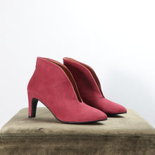 Load image into Gallery viewer, Aya Suede Old Rose - Emma Go Shoes