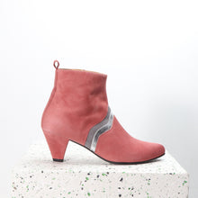 Load image into Gallery viewer, Karen Suede Rose, Saturn & Carbon - Emma Go Shoes
