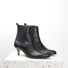 Load image into Gallery viewer, Louise Calf Black - last pairs 37 - Emma Go Shoes
