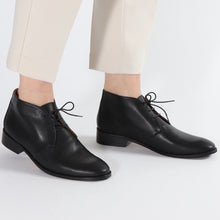 Load image into Gallery viewer, Parson Calf Black - Emma Go Shoes
