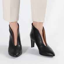 Load image into Gallery viewer, Aya Calf Black - Emma Go Shoes
